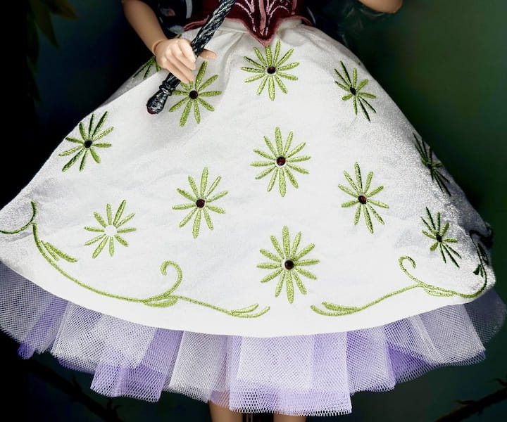 Disney Haunted Mansion Sarah Sally Slater Limited Edition Doll Skirt Close Up