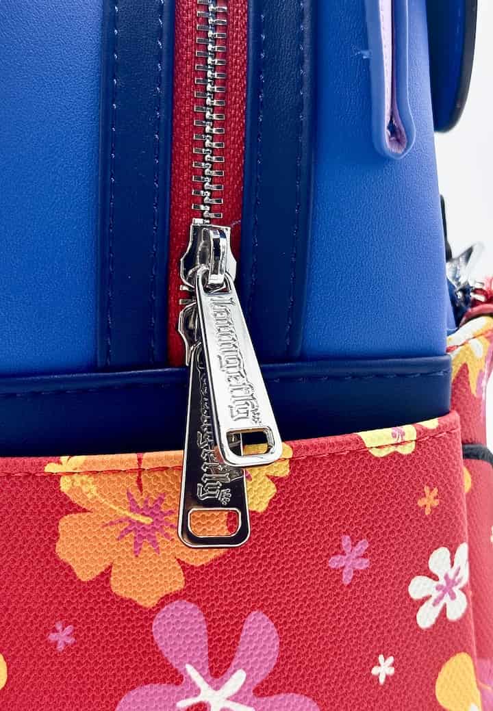 Loungefly SDCC Stitch Vacation Mini Backpack Lenticular Sunglasses Bag Zips