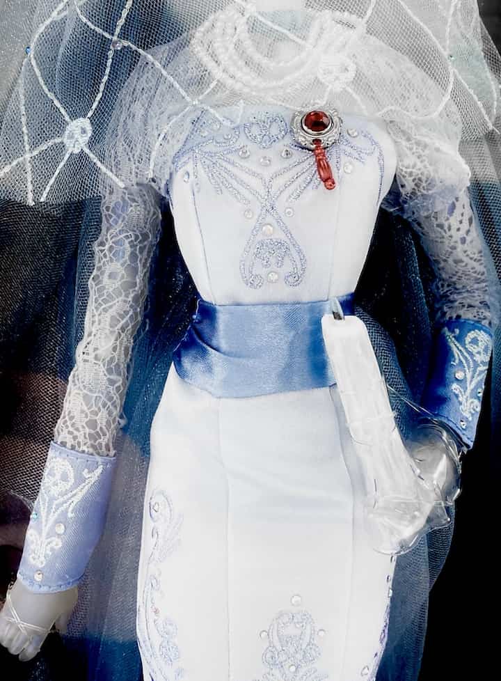 Haunted Mansion Doll Disney Constance Hatchaway Bride Limited Edition Front Corset