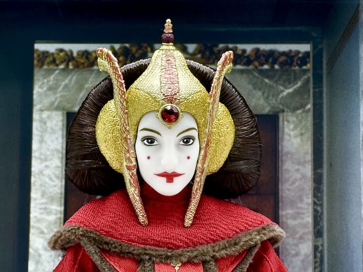 Queen Amidala Limited Edition Doll Star Wars 25th Anniversary Out of Box Front Head Close Up