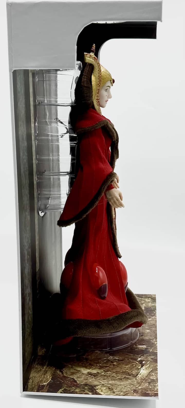 Queen Amidala Limited Edition Doll Star Wars 25th Anniversary Out of Box Right Side