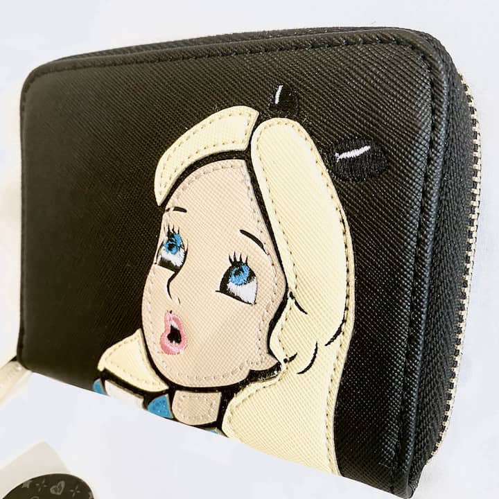 Loungefly Disney Alice in Wonderland Surprised Wallet Purse Heart Logo Front Close Up